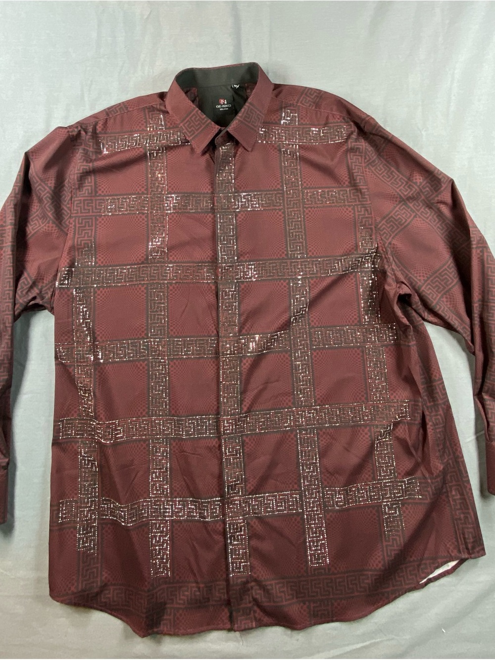 De - Niko Milano brand new Men's Burgundy Rhinestone Patterned Dress Shirt 3XL